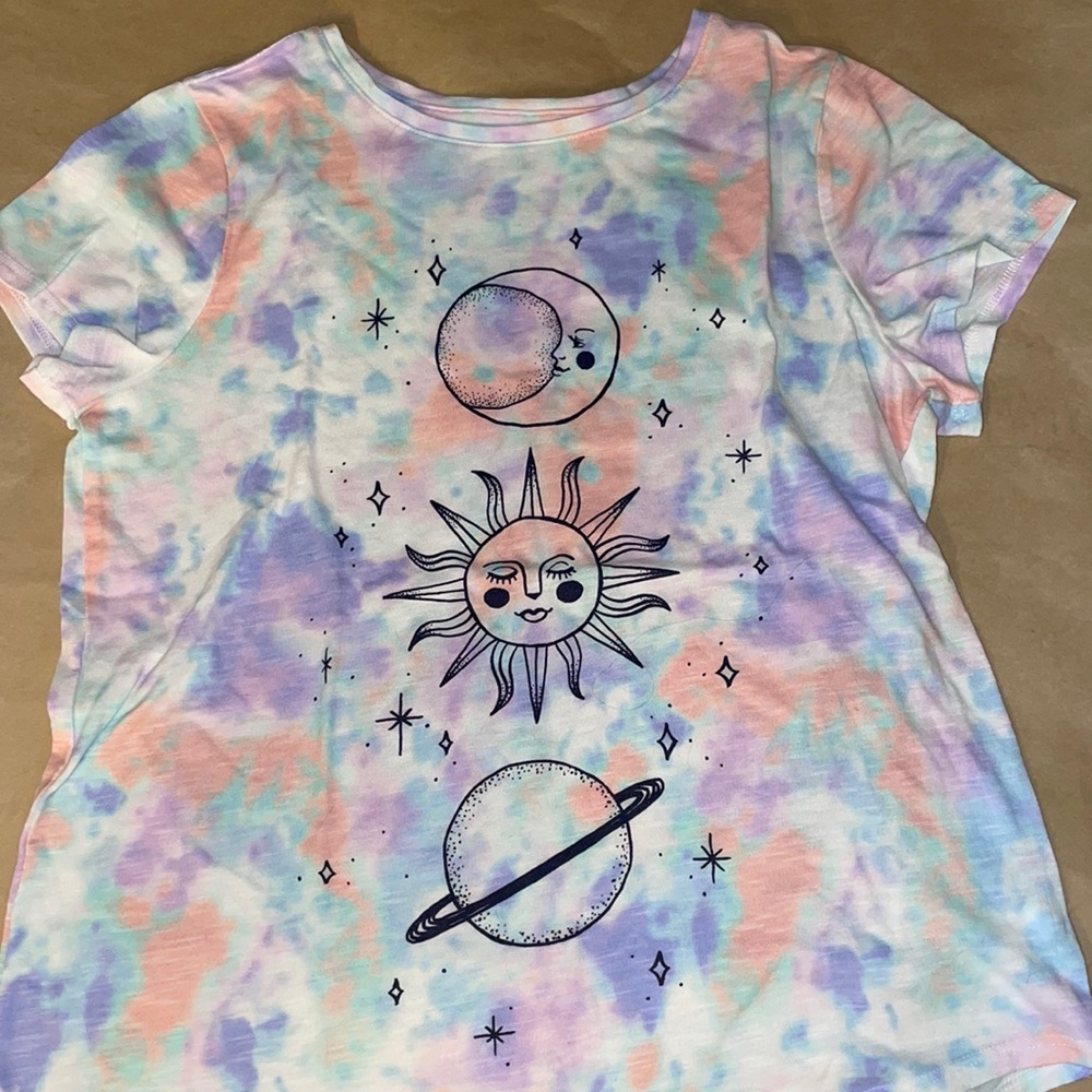Girls tie-dye shorts sleeve T-shirt with celestial design